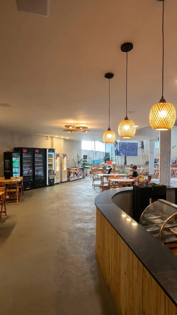 O bar e as geladeiras